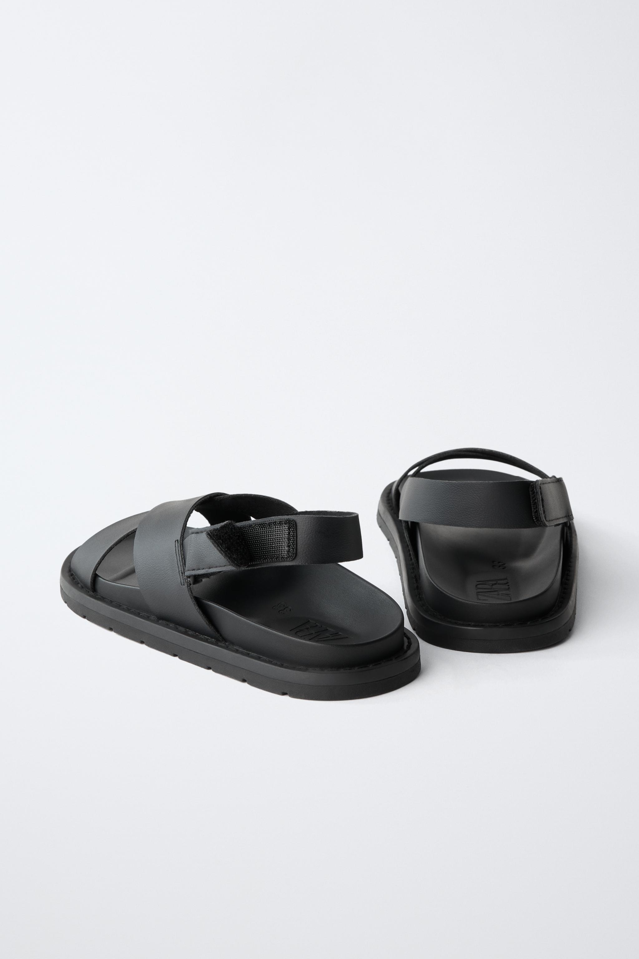 CROSSED STRAP SANDALS